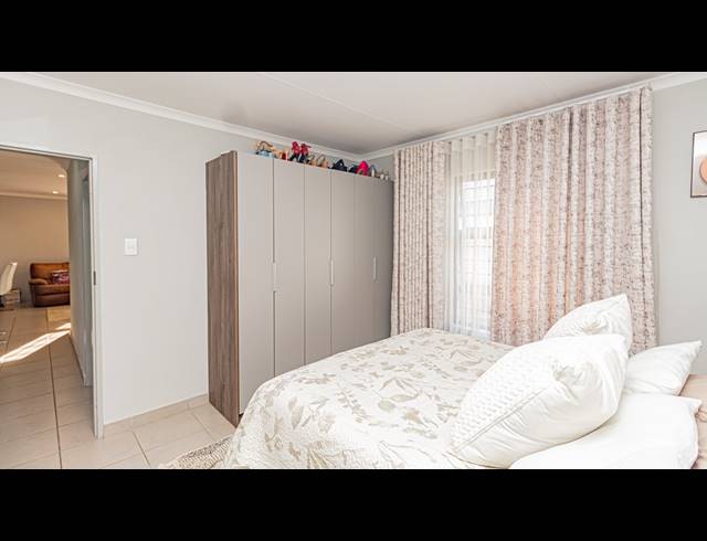 3 BEDROOM HOUSE FOR SALE IN SKY CITY